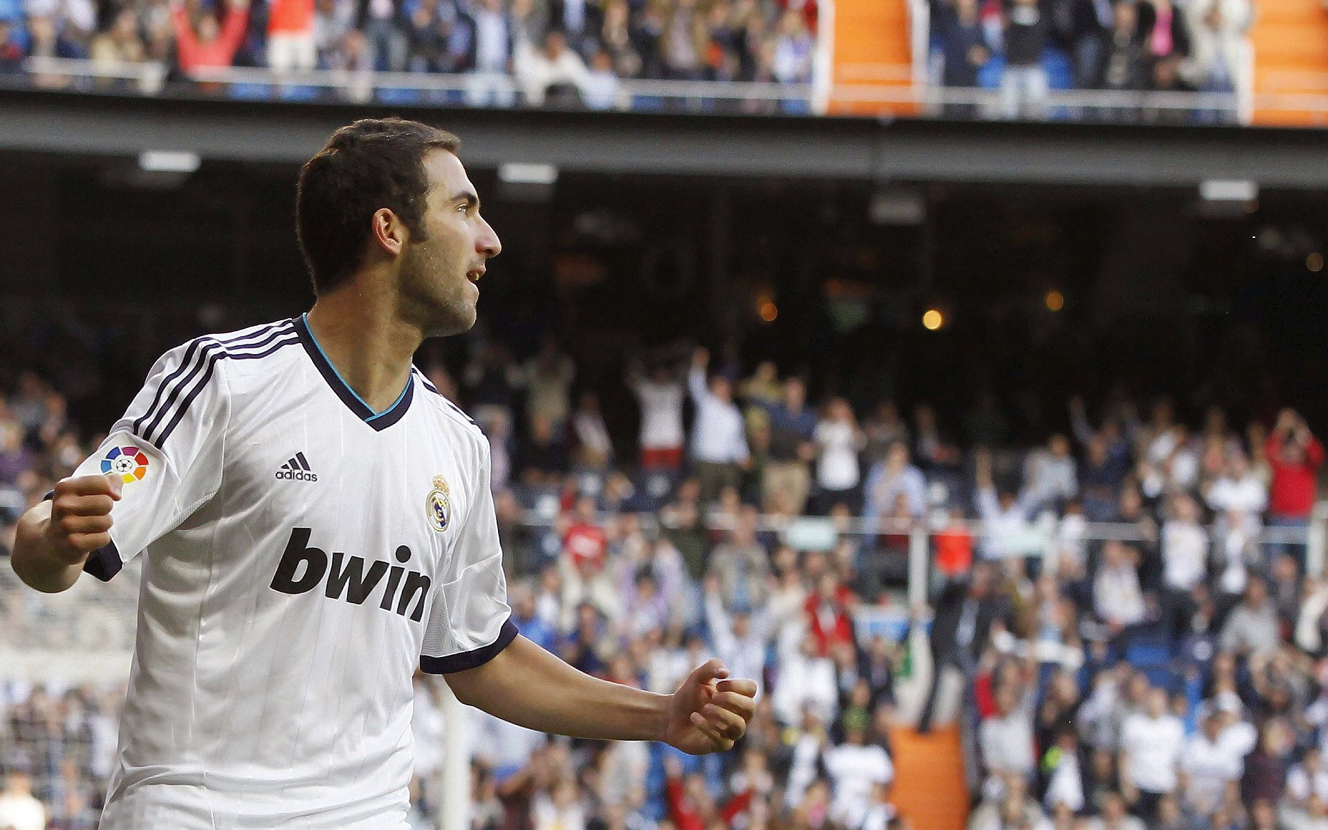 开云体育开云-西甲：马德里双雄激烈追分，积分差距微乎其微，马德里竞技西甲直播赛